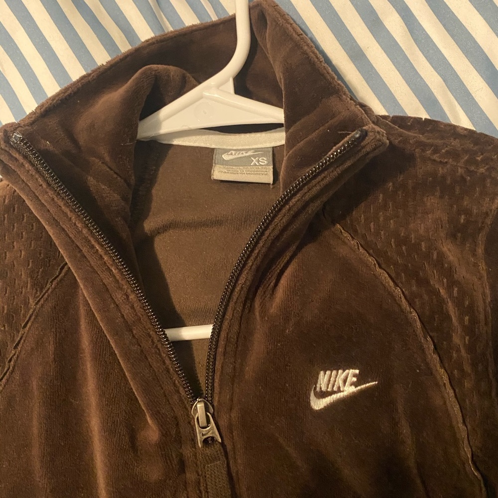 Nike jacket - Picture 2 of 3